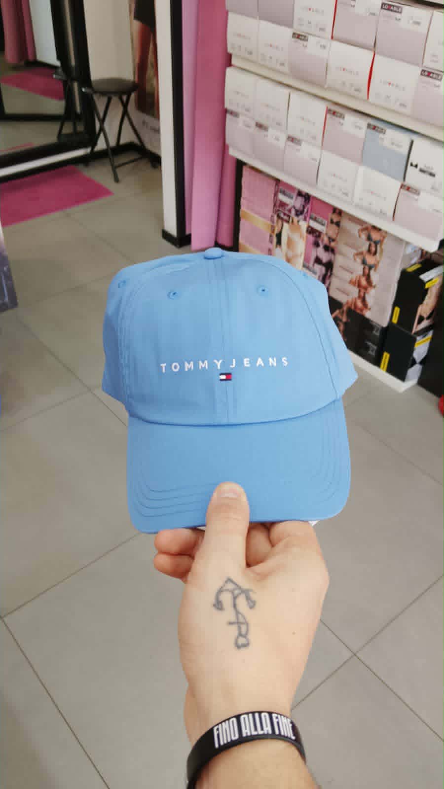 Cappello Uomo Tommy Hilfiger in Cotone con Logo Esteso – Azzurro